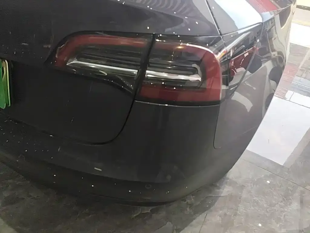 Tesla Model 3 — фото 2