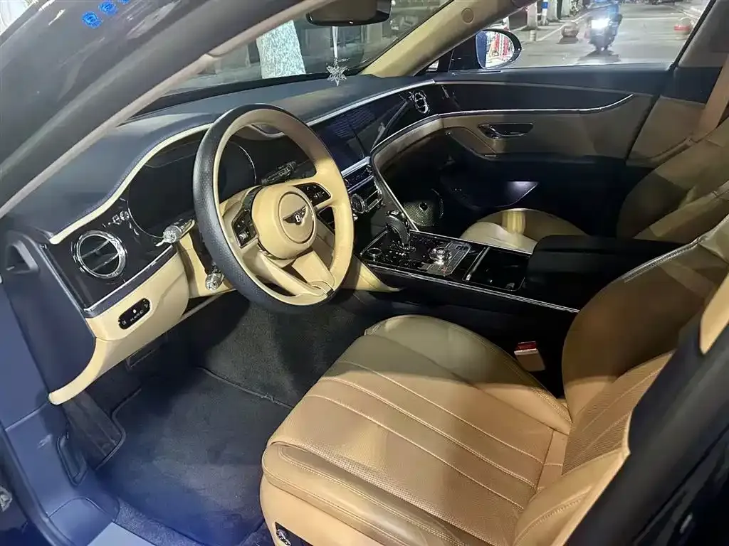 Bentley Flying Spur — фото 5