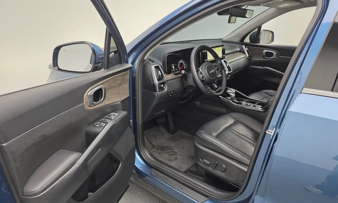 Kia Sorento — фото 7