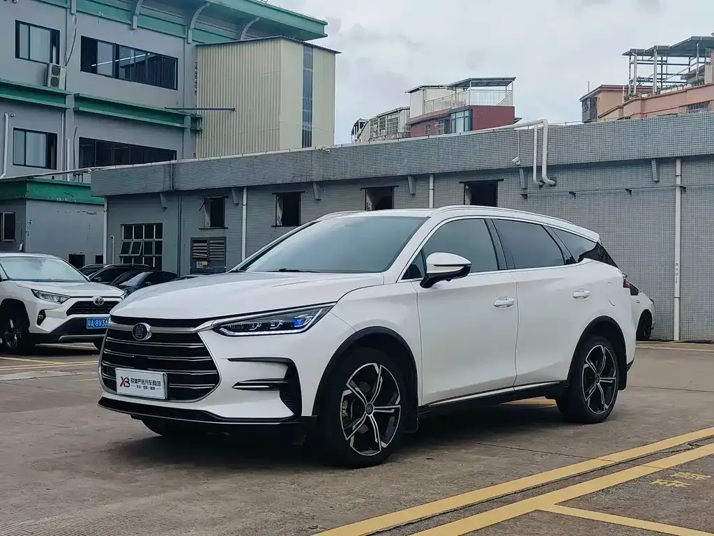 BYD Tang New Energy — фото 1