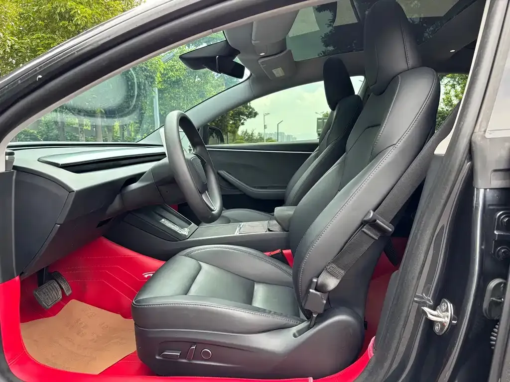 Tesla Model 3 — фото 3