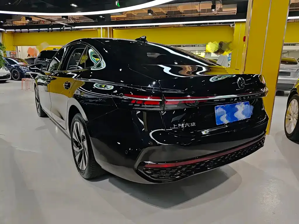 Volkswagen Passat — фото 2