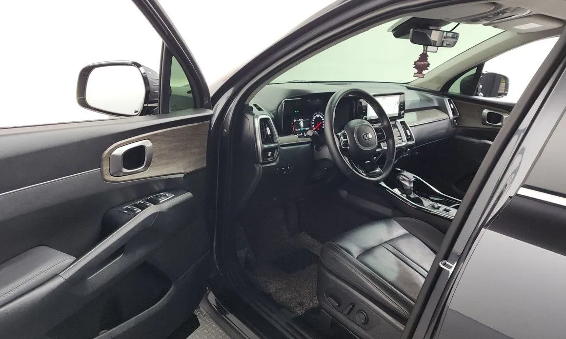 Kia Sorento — фото 9