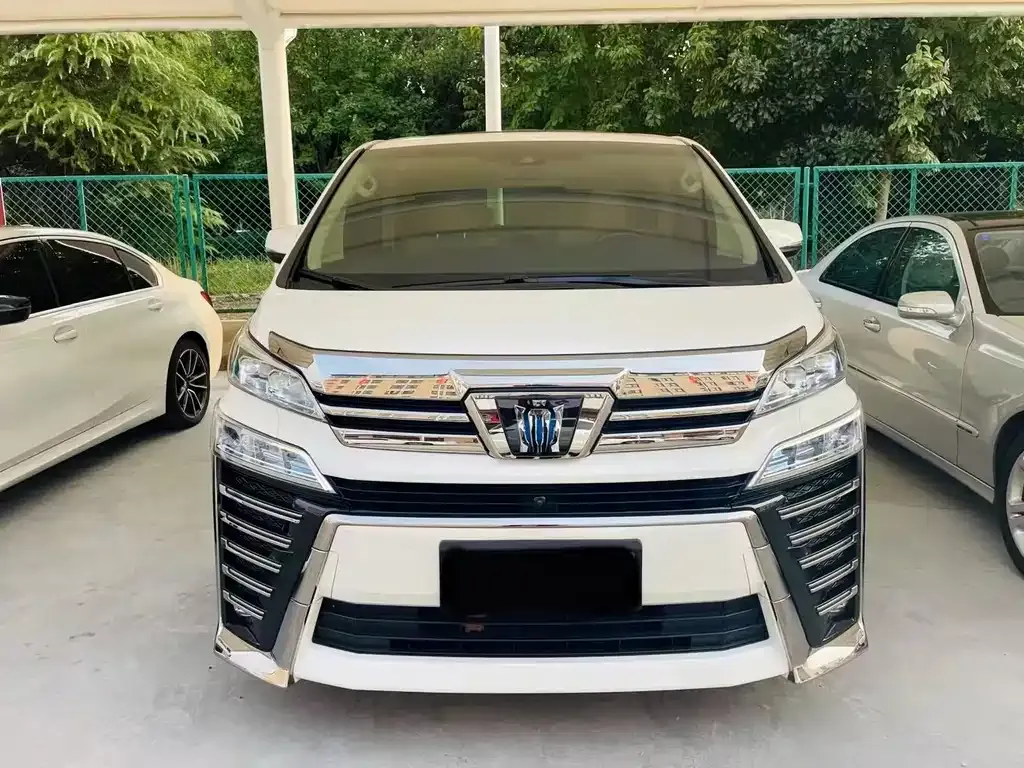 Toyota Vellfire — фото 10