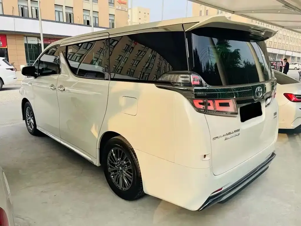 Toyota Vellfire — фото 8