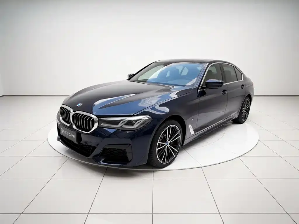 BMW 5 Series — фото 1