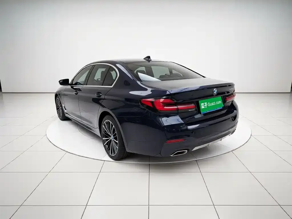 BMW 5 Series — фото 10