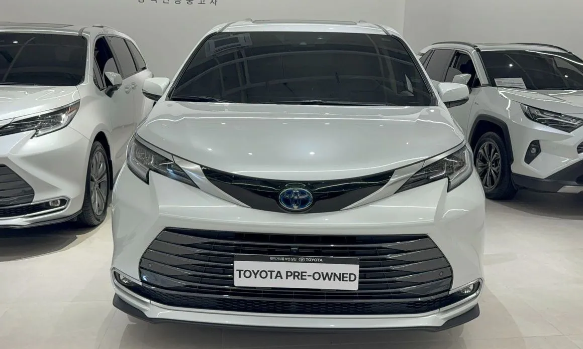 Toyota Sienna — фото 2