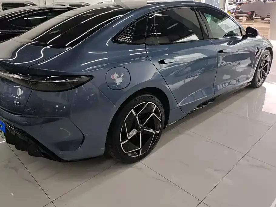 BYD Seal — фото 4