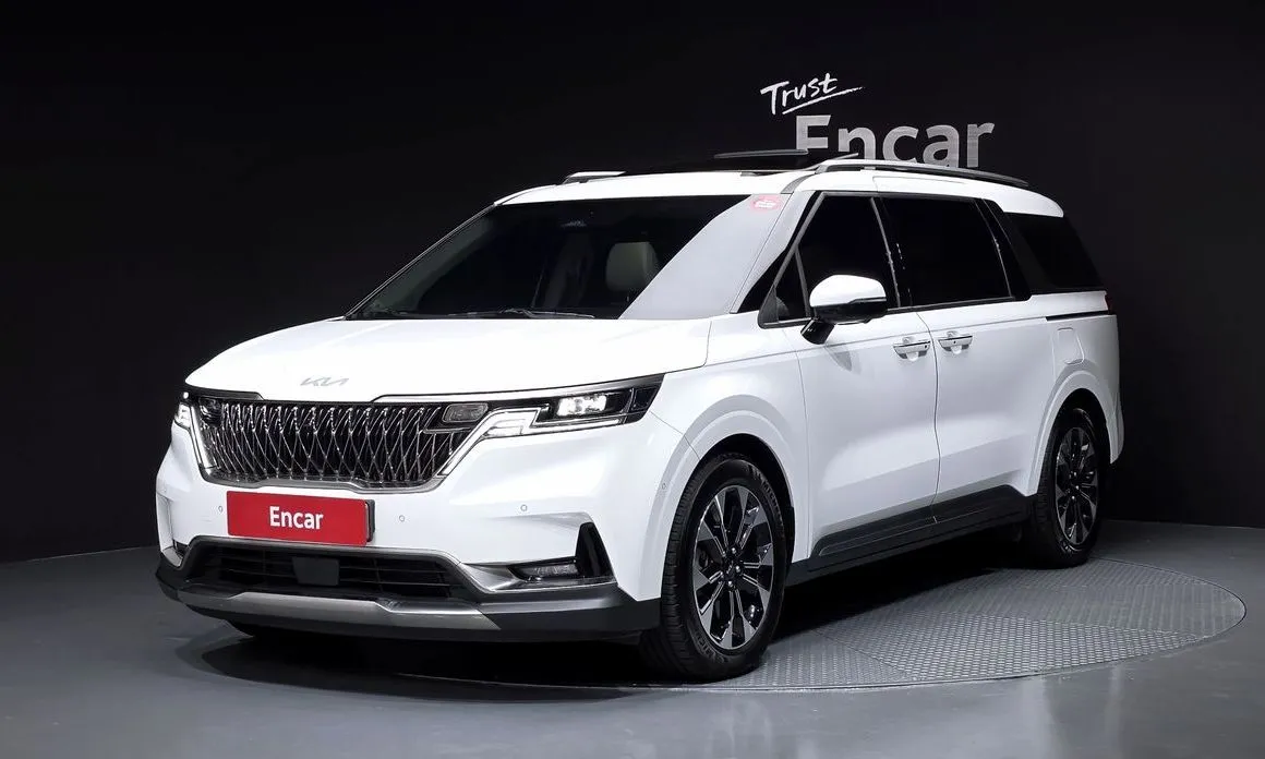 Kia Carnival — фото 1