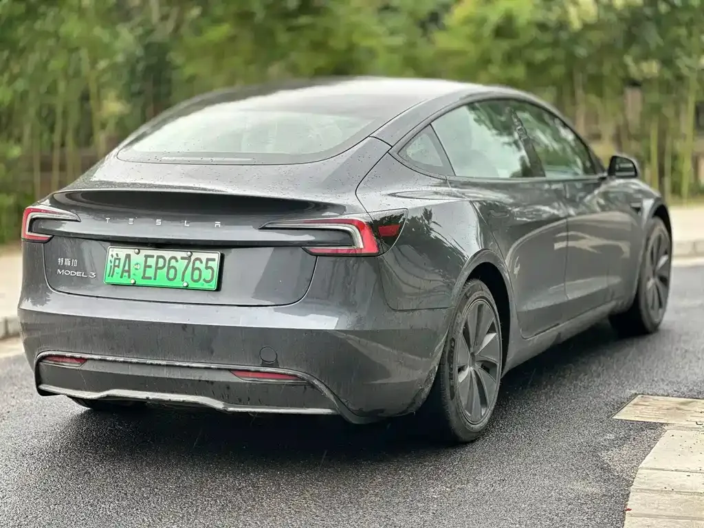 Tesla Model 3 — фото 9