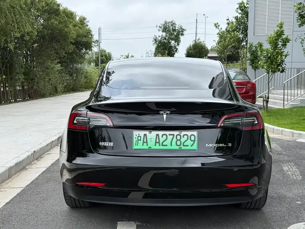 Tesla Model 3 — фото 5