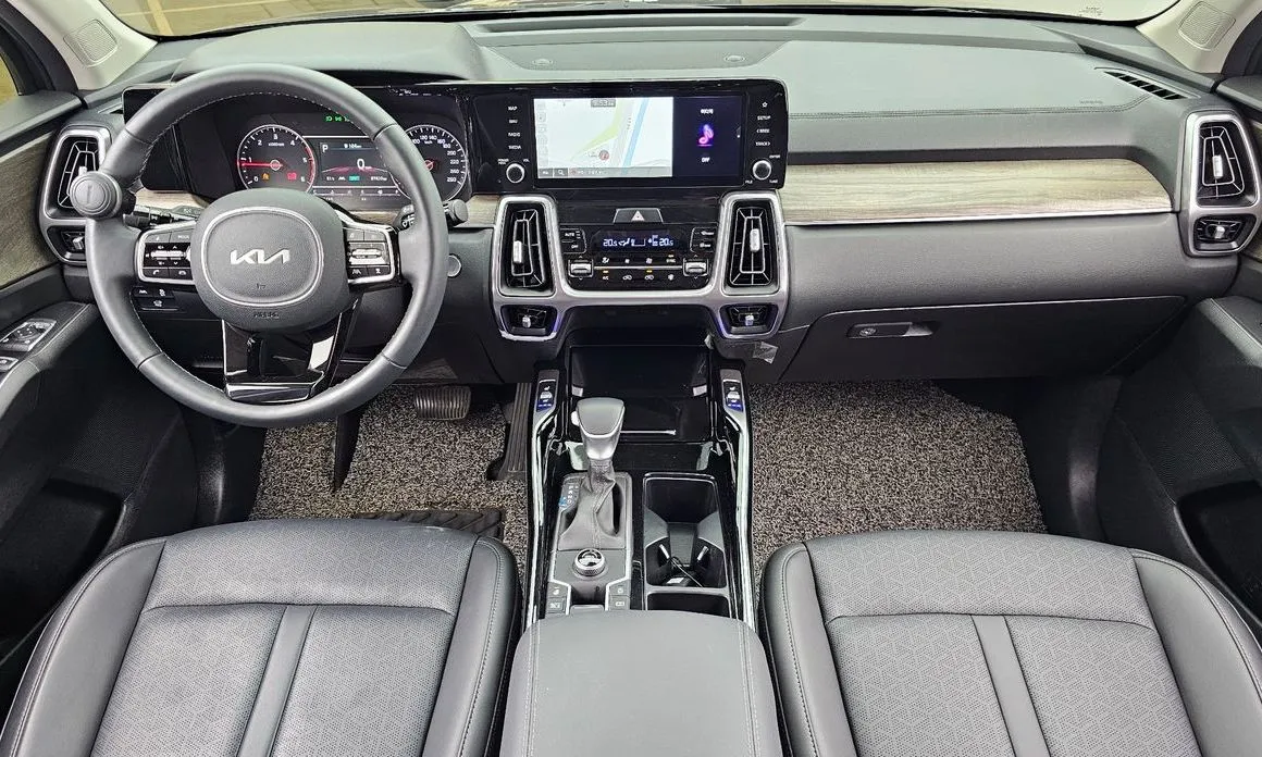 Kia Sorento 2023 из KR, фото 2