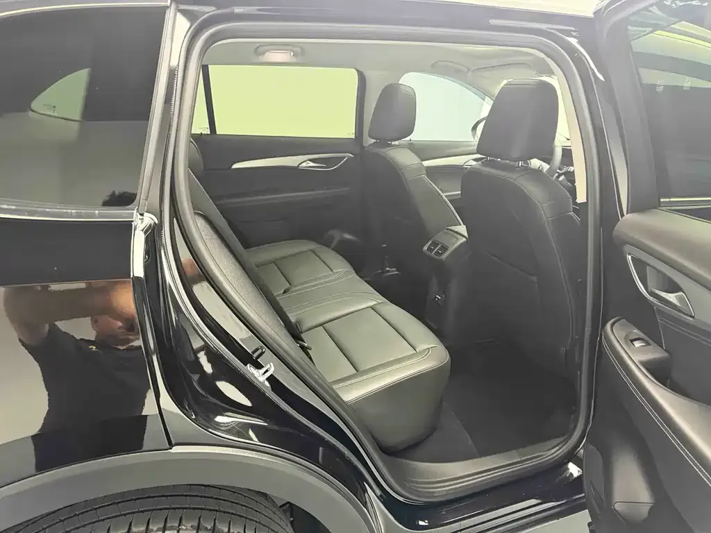 Buick Envision Plus — фото 4