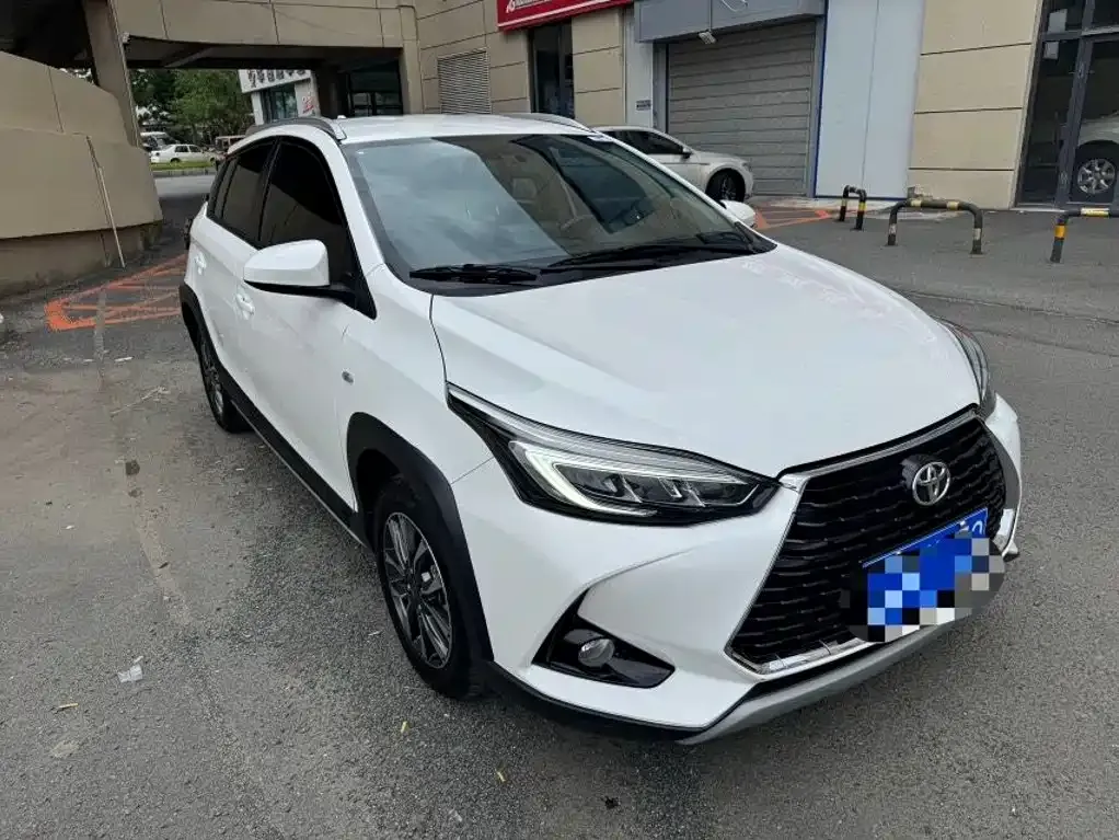 Toyota Yaris L — фото 7