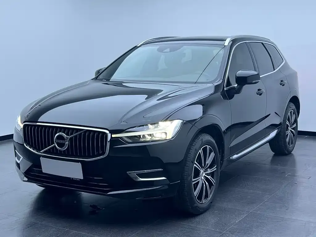 Volvo XC60 — фото 1