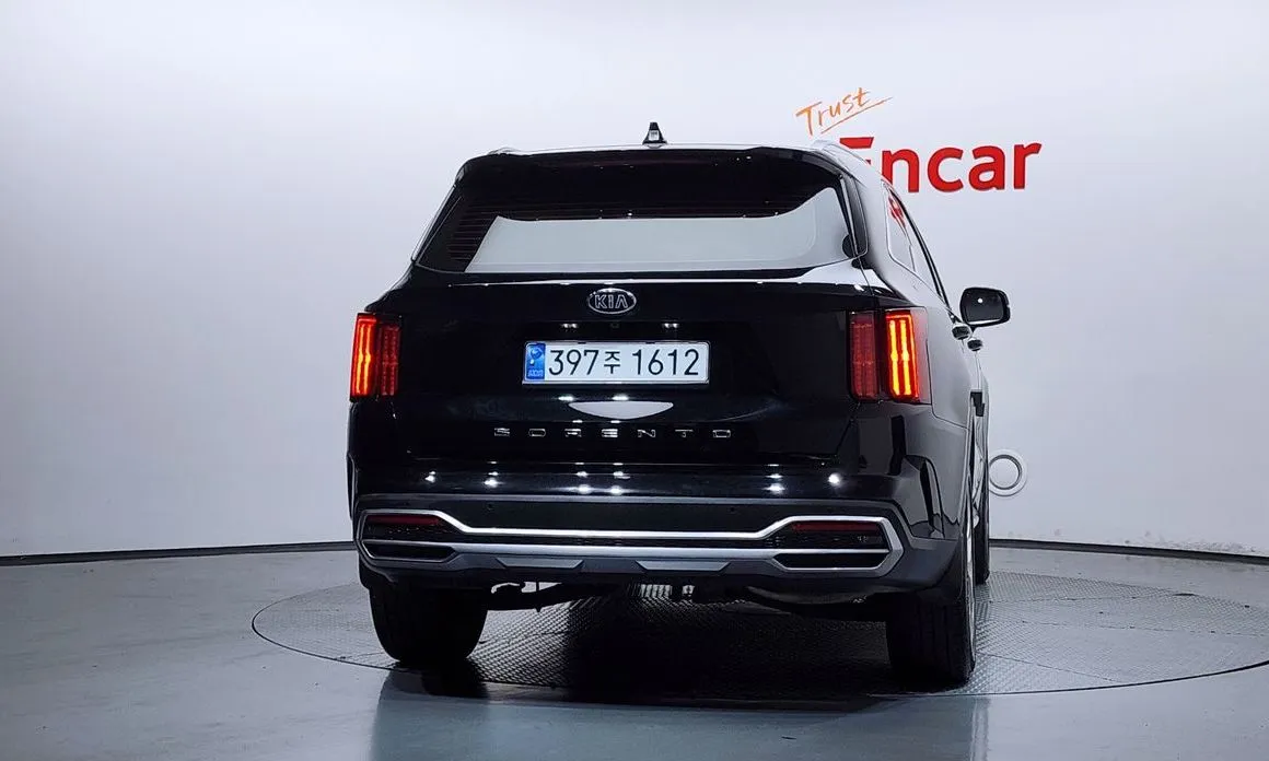 Kia Sorento — фото 8