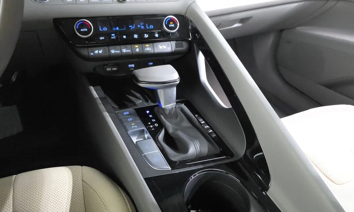 Hyundai AVANTE — фото 3
