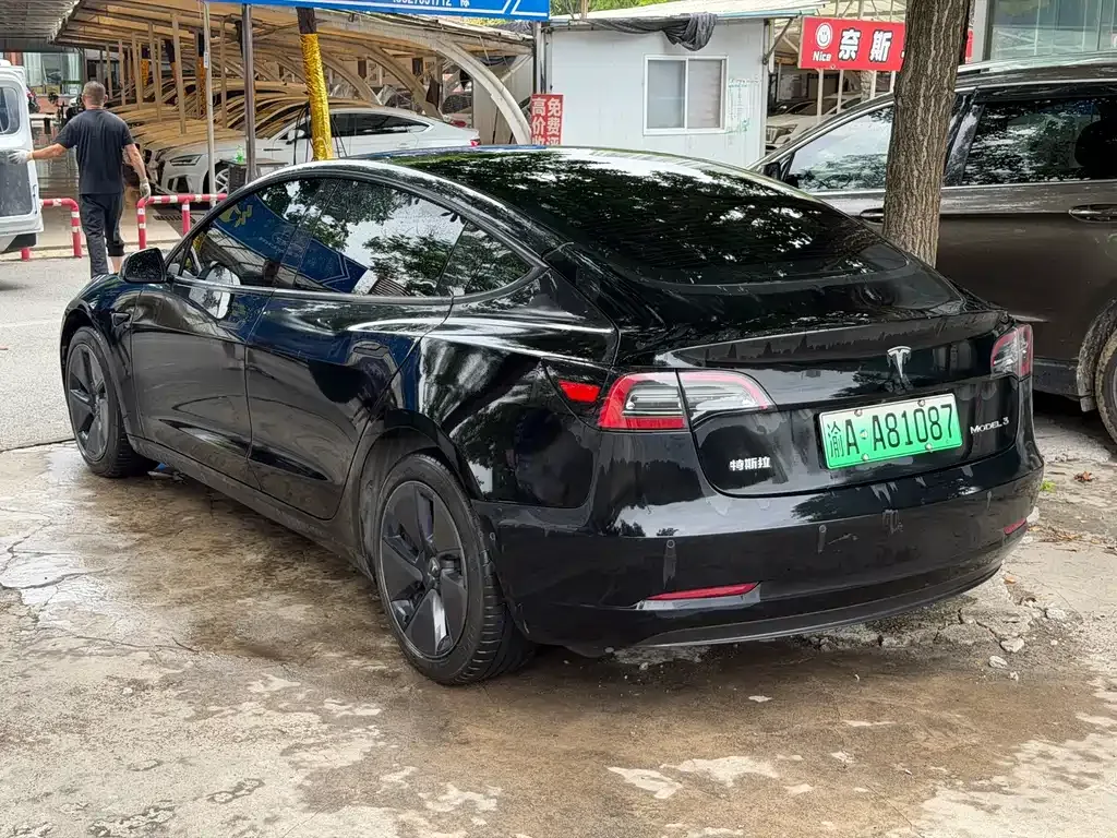 Tesla Model 3 — фото 9