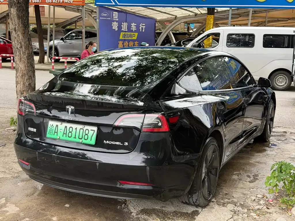 Tesla Model 3 — фото 7