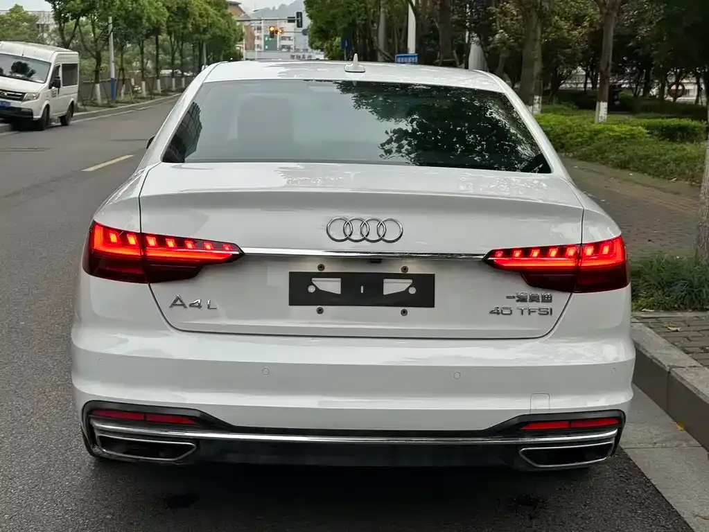 Audi A4L — фото 3