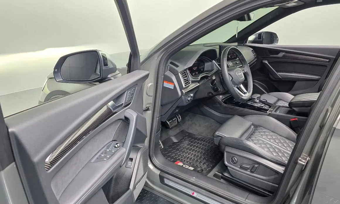Audi SQ5 2023 из KR, фото 4