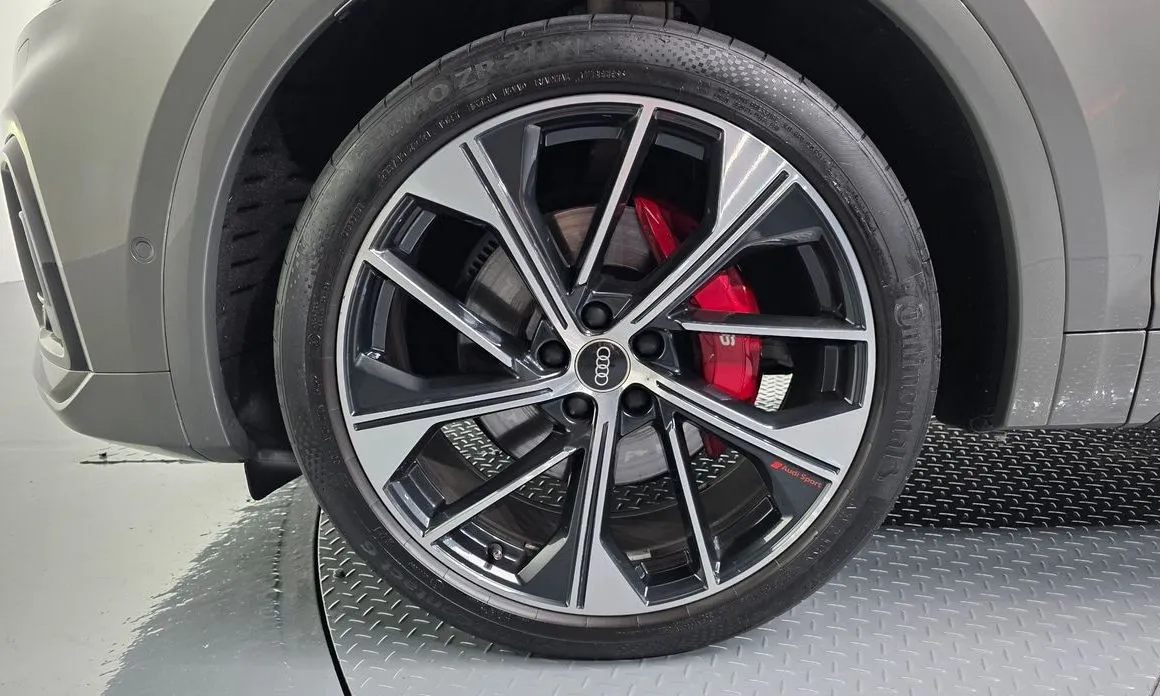 Audi SQ5 2023 из KR, фото 8