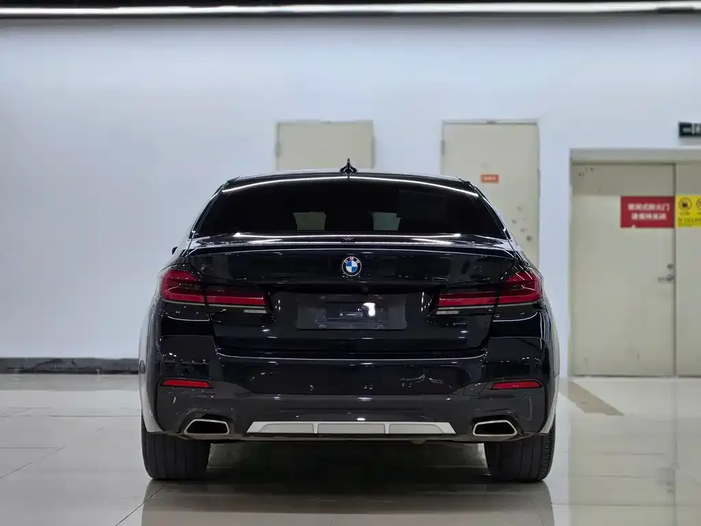 BMW 5 Series — фото 2