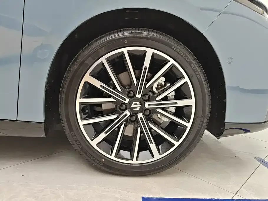 Leapmotor B01 — фото 10