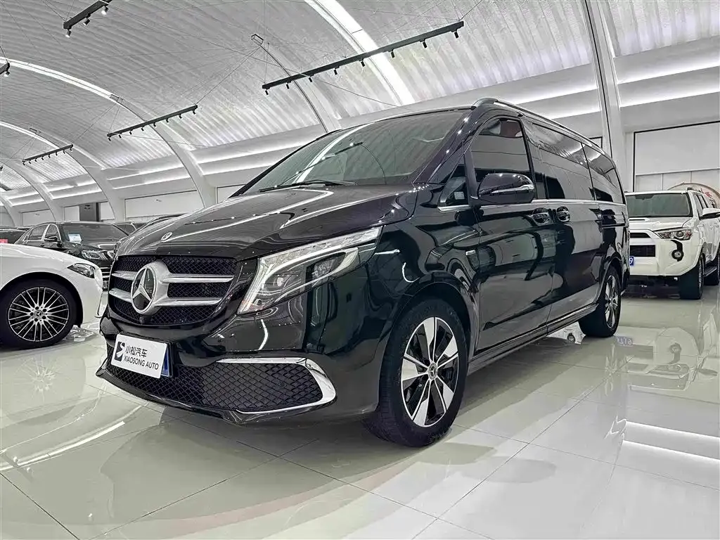 Mercedes-Benz V-Class — фото 1