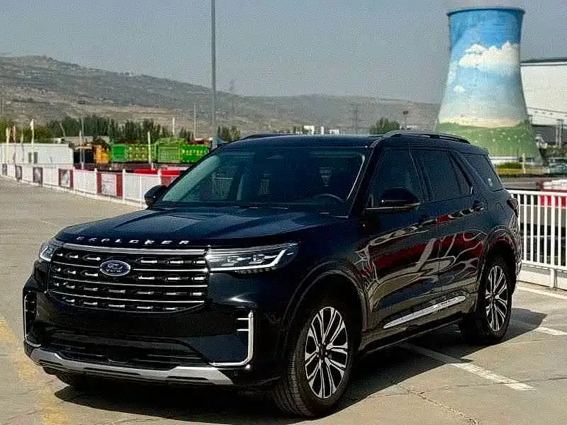 Ford Explorer — фото 1