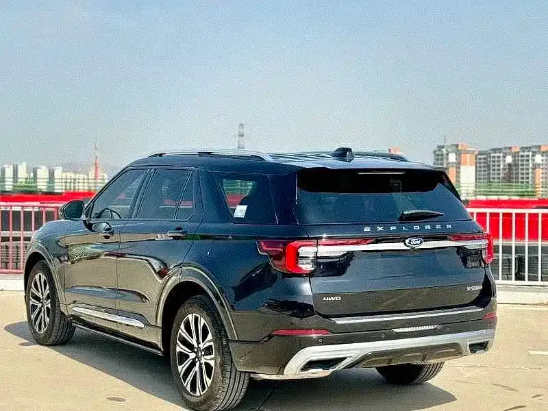 Ford Explorer — фото 10