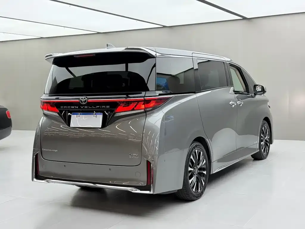 Toyota Vellfire — фото 4
