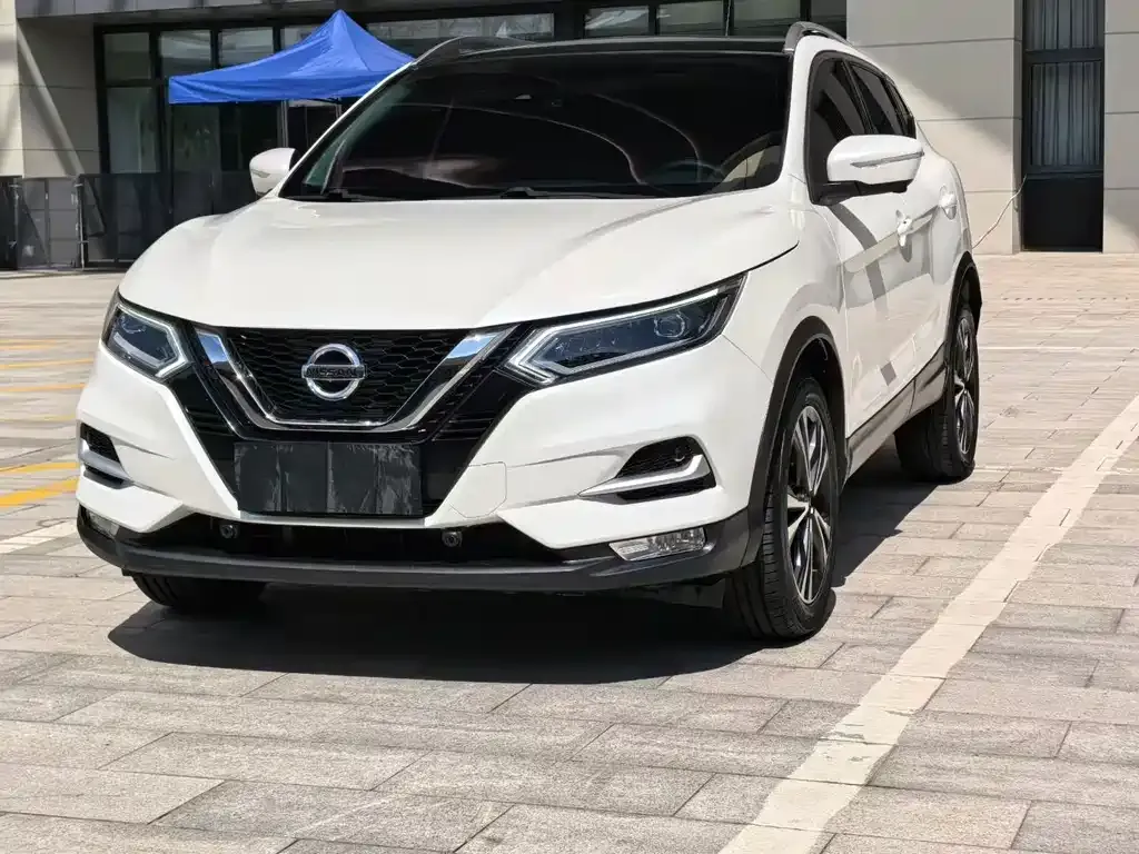 Nissan Qashqai — фото 1