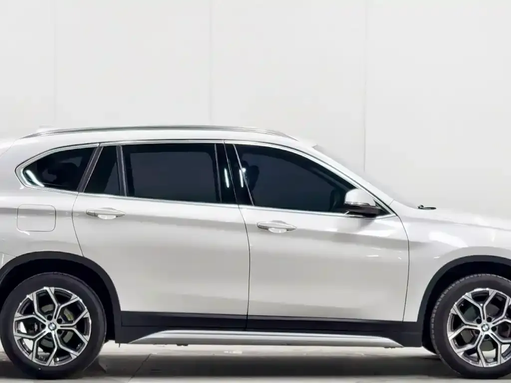 BMW X1 — фото 8