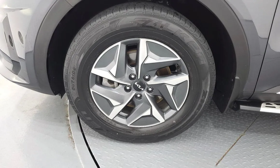 Kia Sorento — фото 10
