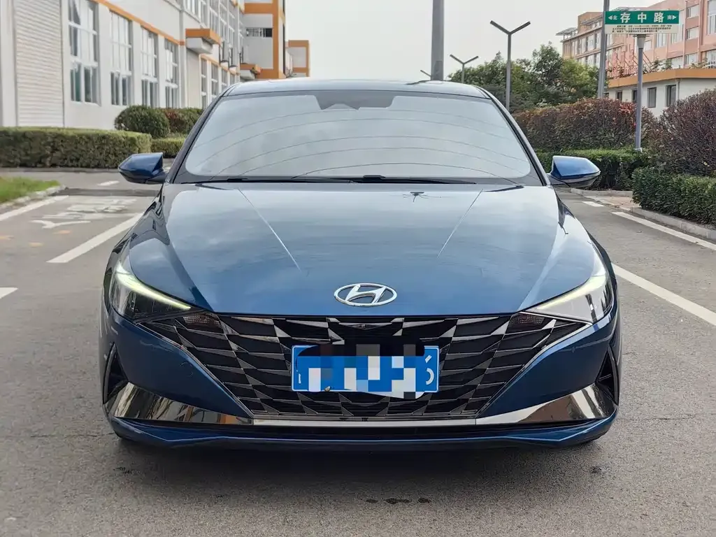 Hyundai Elantra — фото 2