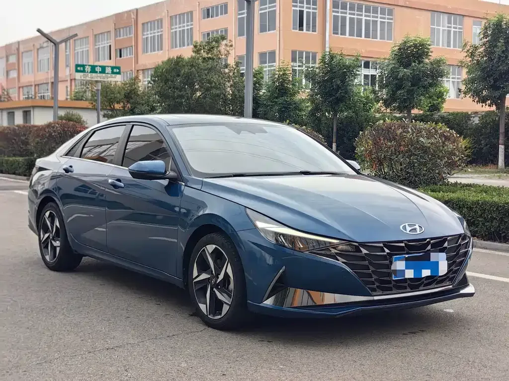 Hyundai Elantra — фото 6