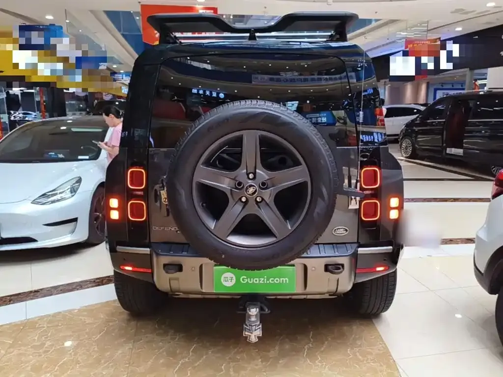 Land Rover Defender — фото 9