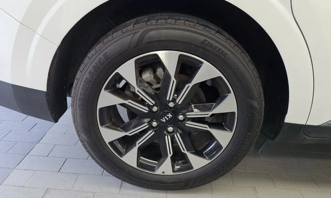 Kia Carnival — фото 10
