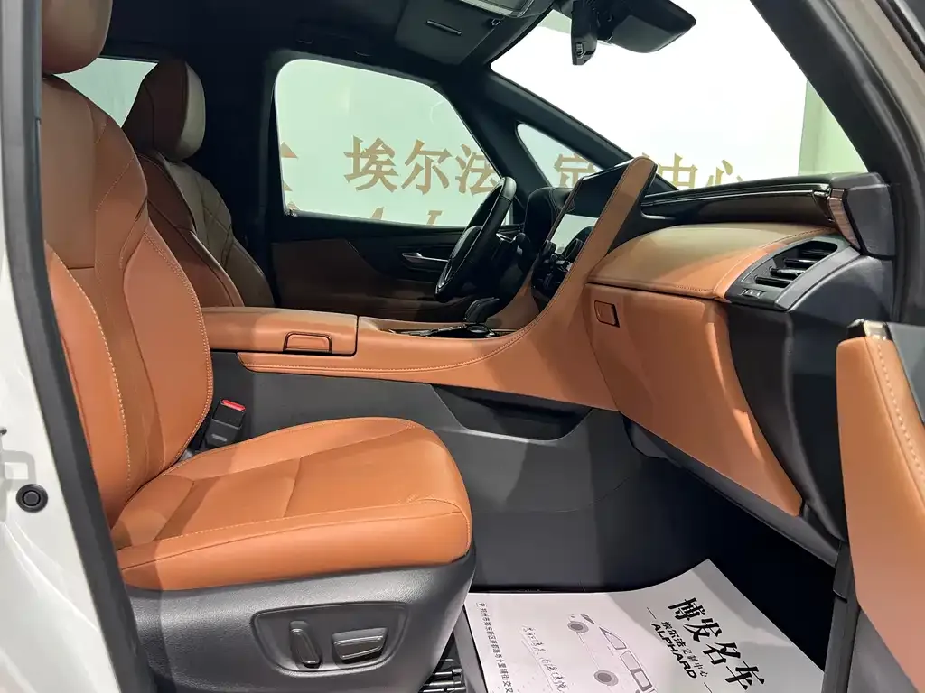 Toyota Alphard — фото 7