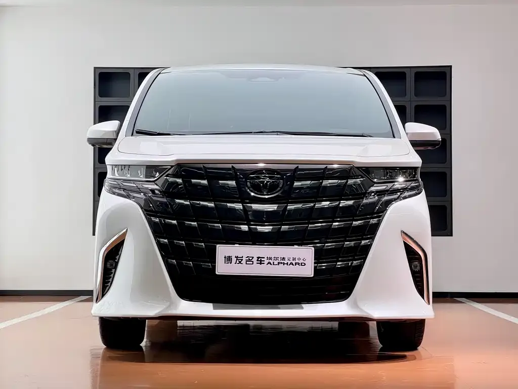 Toyota Alphard — фото 4