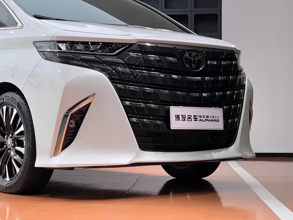 Toyota Alphard — фото 6