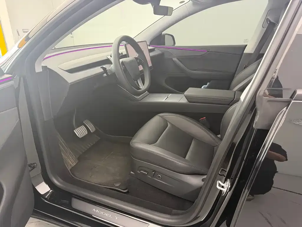 Tesla Model Y — фото 9
