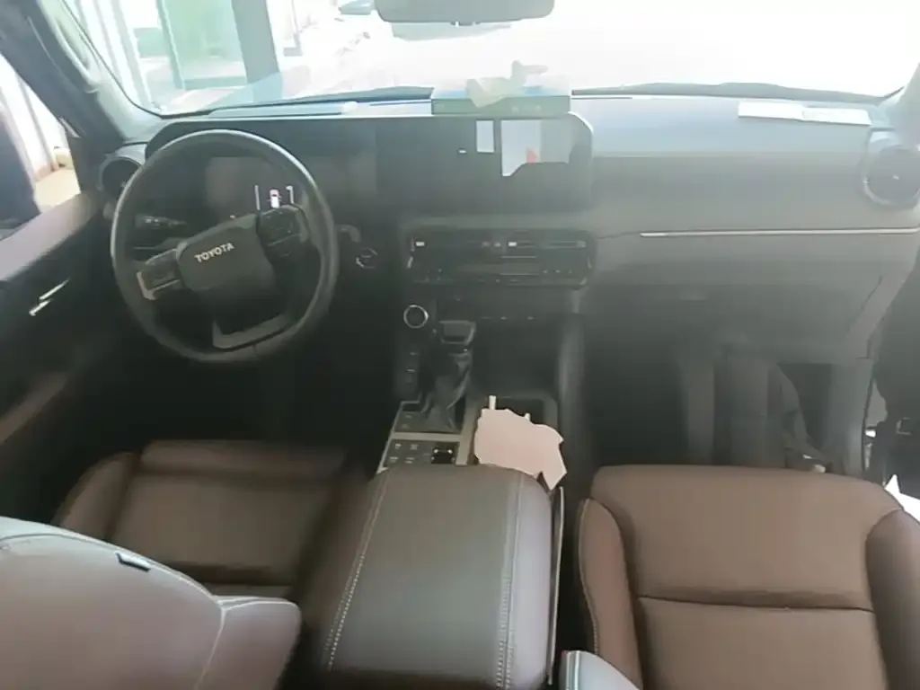 Toyota Prado 2024 из CN, фото 2