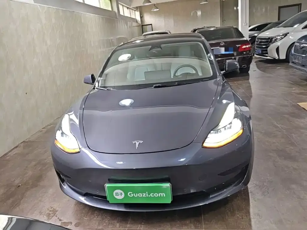 Tesla Model 3 — фото 10