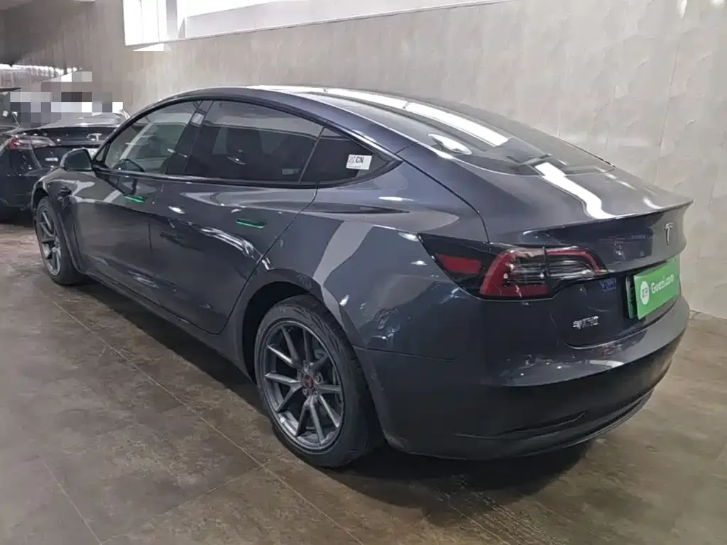 Tesla Model 3 — фото 5