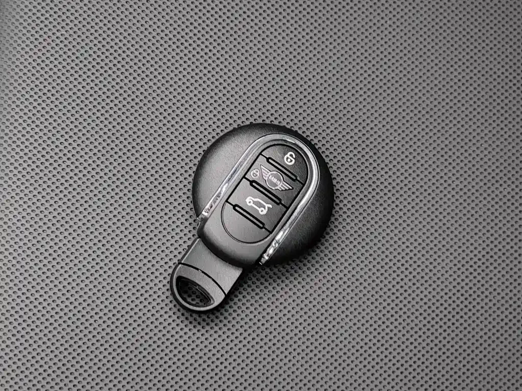 MINI Cooper (3-door) — фото 10