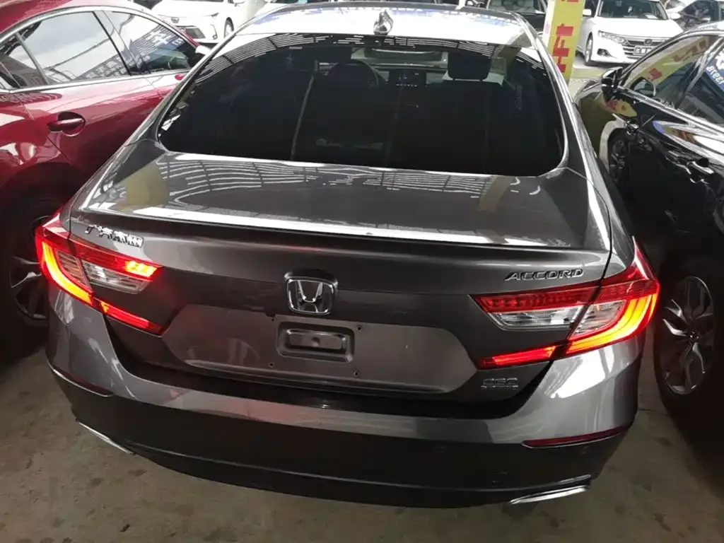 Honda Accord — фото 4