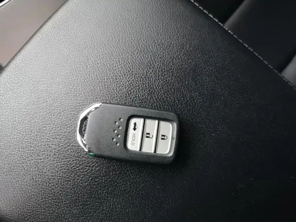 Honda Accord — фото 10